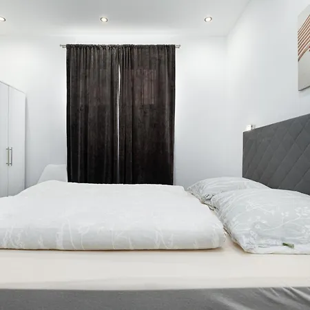 And Flora Pensjonat 3*