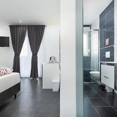 ゲストハウス And Flora ポレッチ