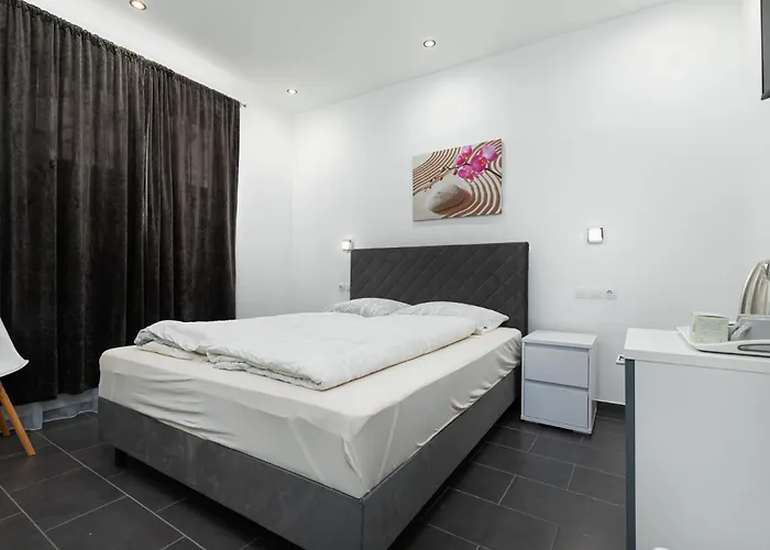 Guest house And Flora Porec