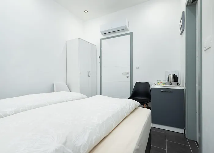 Guest house And Flora 3*