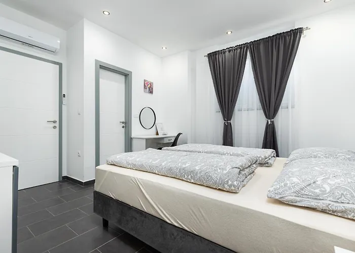 Guest house And Flora Porec