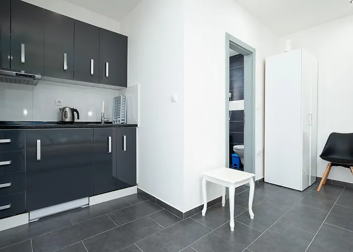 Guest house And Flora 3*