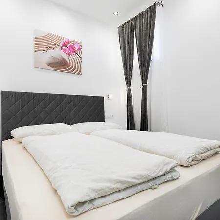 And Flora Гостевой дом Пореч