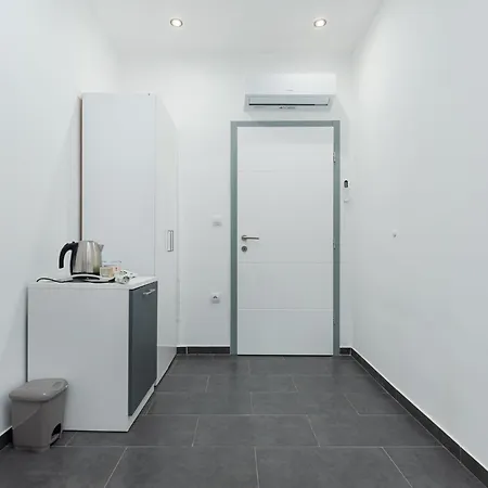 And Flora Пореч