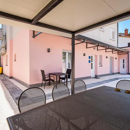 And Flora Гостевой дом Пореч