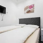 And Flora Guest house 3*