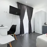 Guest house And Flora