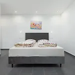 And Flora Guest house 3*