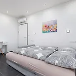 Guest house And Flora 3*