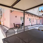 And Flora Guest house Porec